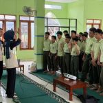 Mahasiswa KKN-DIK FKIP UMS Sosialisasikan Website Budi (Buku Digital) Di MTs Muhammadiyah Jumantono Guna Perkuat Literasi Digital