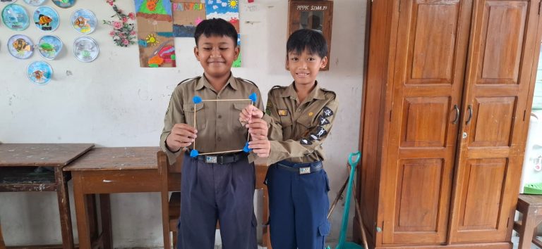 Matematika Tak Lagi Sulit, Siswa SD Surakarta Belajar Bangun Datar dengan Media Kreatif