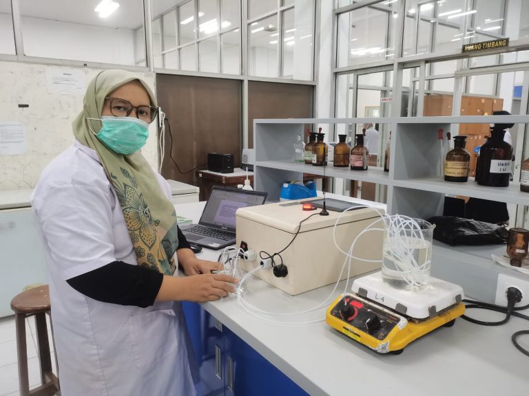 Tekan Ketergantungan Impor Obat, UMS Kembangkan Mikroreaktor Canggih Pembuat Parasetamol